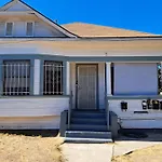 2 Bedroom Home Near Downtown La