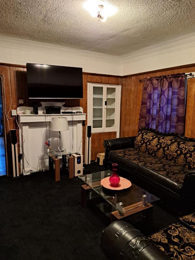 Hospedagem domiciliar 2 Bedroom Near Downtown La *
